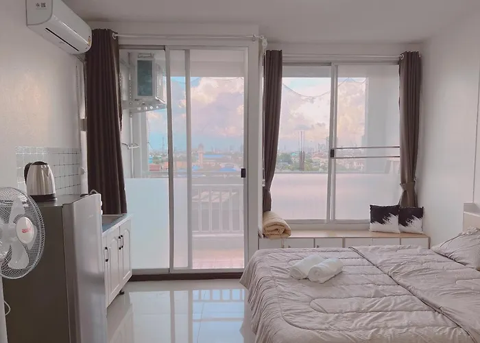 Apartment 1st Step Thailand Blue - 32sqm With High Speed Wifi *