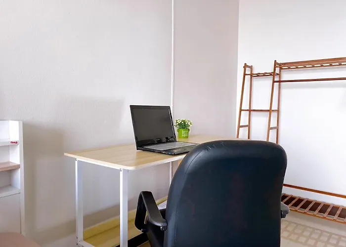 1st Step Thailand Blue - 32sqm With High Speed Wifi * Bangkok